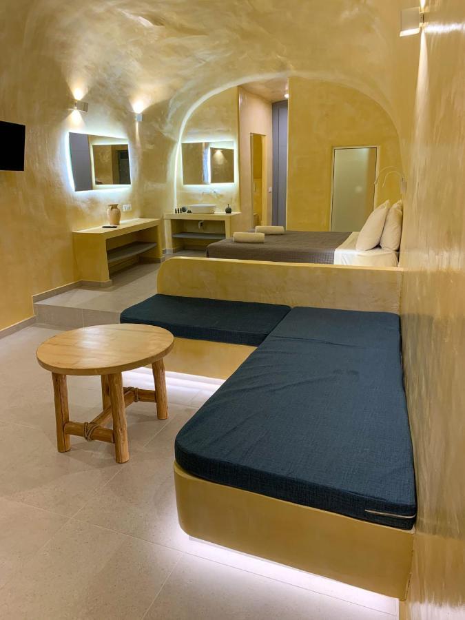 M Santorini Conelia Cave Apartment Fira (Santorini)