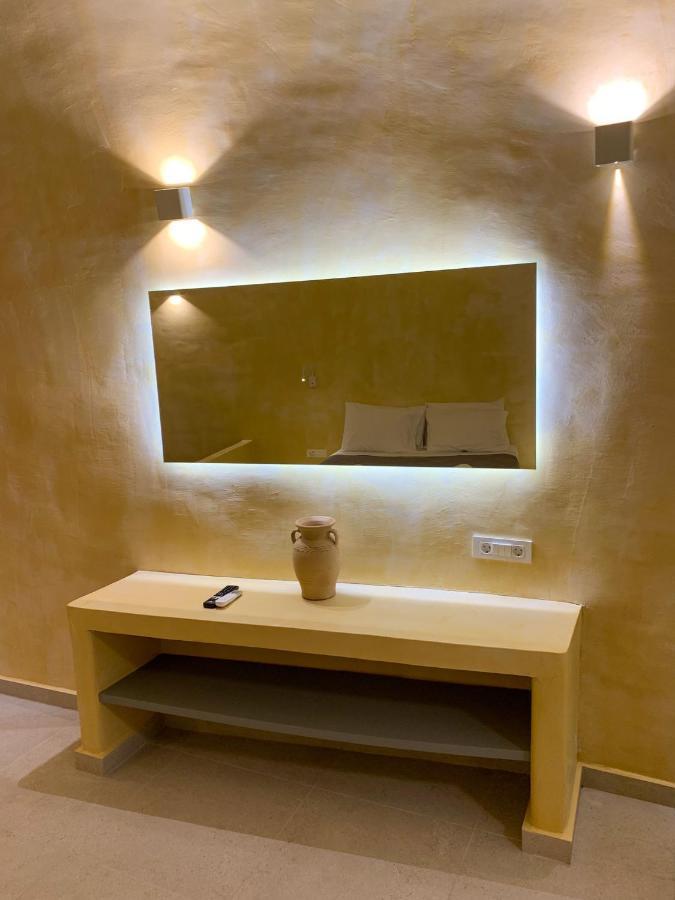 M Santorini Conelia Cave Apartment *